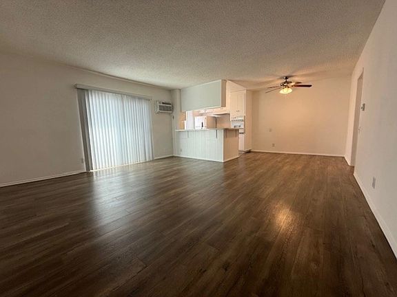 2nd image of 3535 Jasmine Ave APT 6