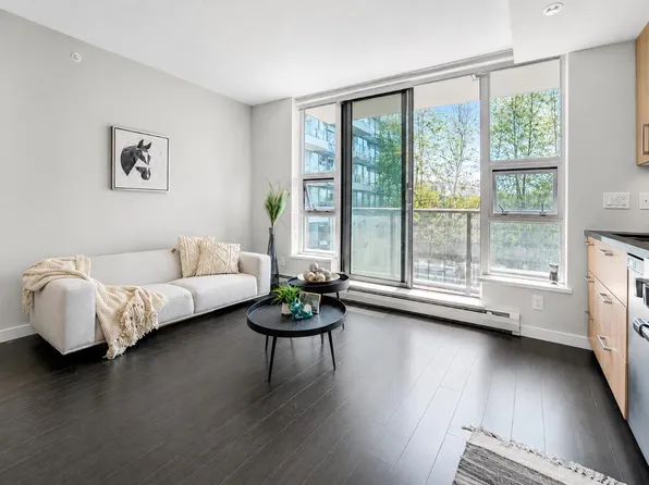 168 W 1st Ave #809, Vancouver, BC V5Y 0H6