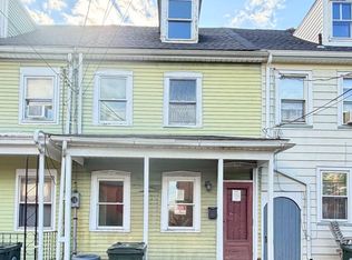 328 Saint Mary St, Burlington, NJ 08016