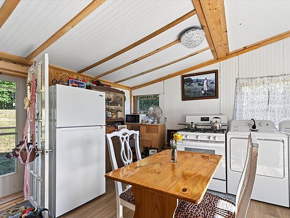 4th image of 437 Dunbar Road