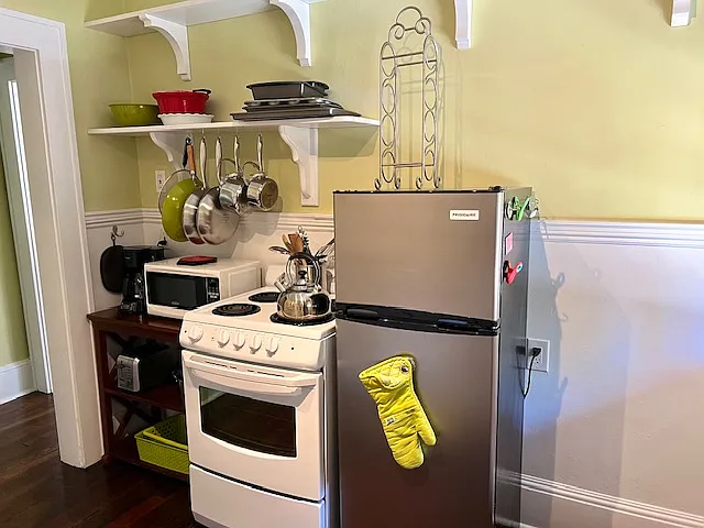 161 Edgewood Rd #2 — Photo 5