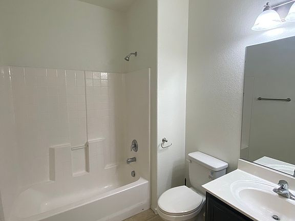 5th image of 4437 Dover Straight St