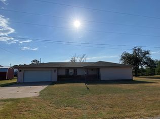 318 Stephens St, Eden, TX 76837