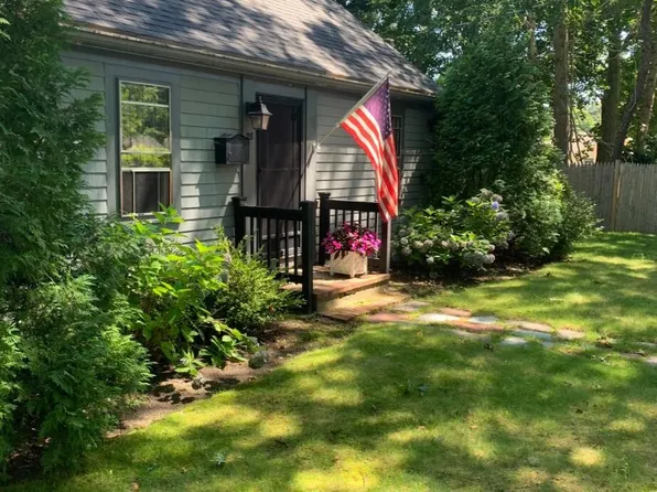 28 Annette Avenue, East Falmouth, MA 02536