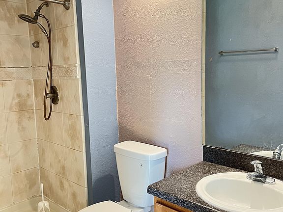 3rd image of 564 Breckenridge Vlg #101-1