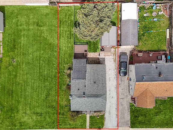 3rd image of 805 E Jefferson Ave