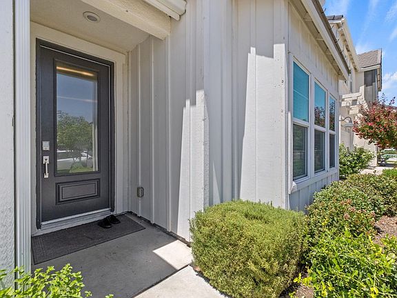 4th image of 2042 N Hughes Ave