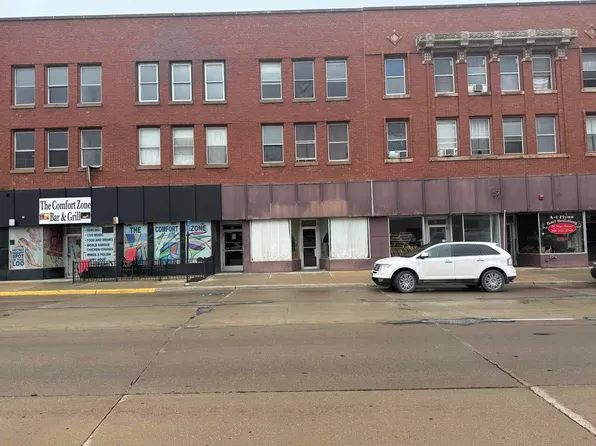 213-223 E 5th St, Waterloo, IA 50703
