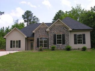 126 Red Oak Dr, Barnesville, GA 30204