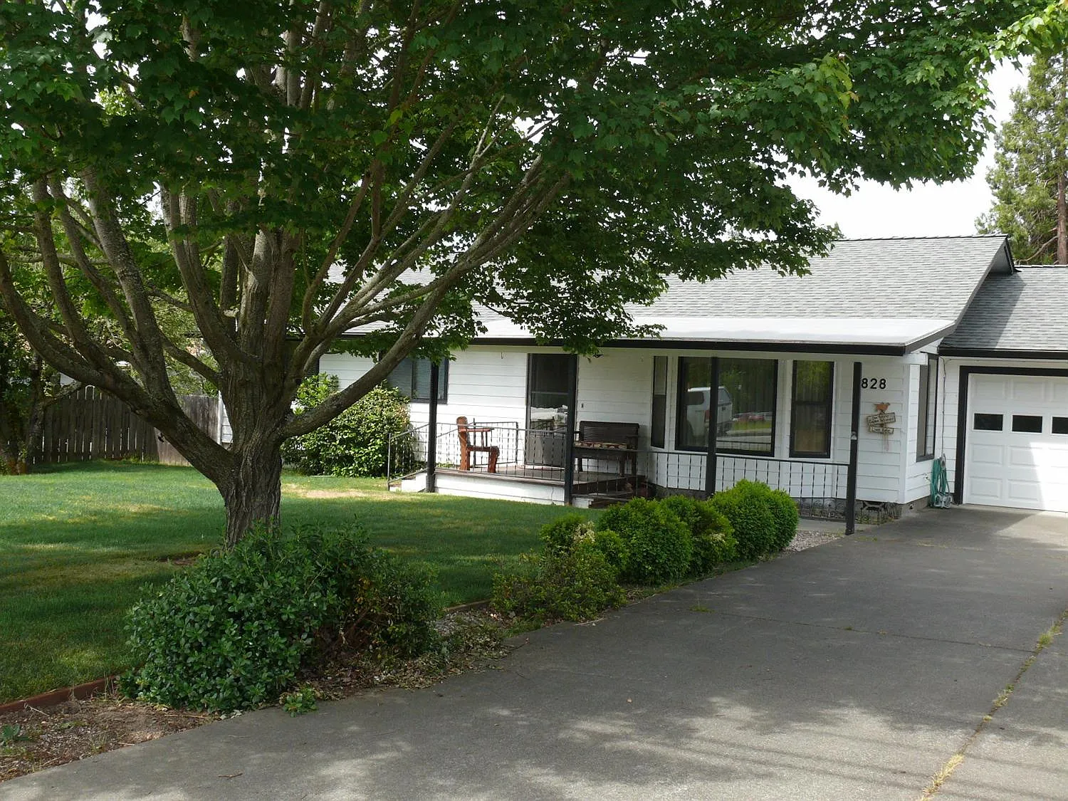 1828 NW Highland Ave photo 1