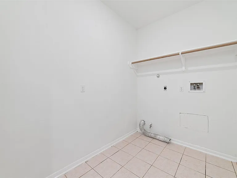 4211 Torrey Creek Ln — Photo 11