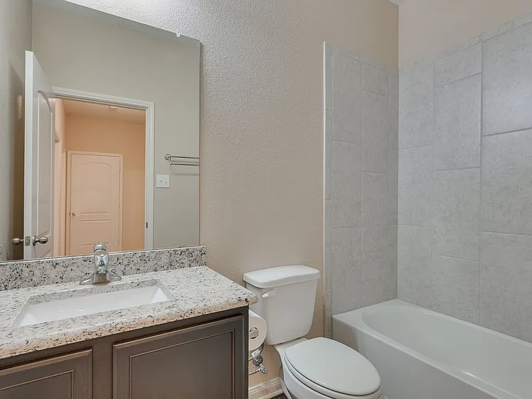1517 Hill Top Ct — Photo 15