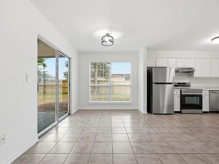 403B Yancey St — Photo 10