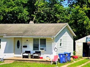 420 W Maple St, Hoopeston, IL