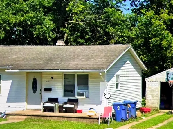 420 W Maple St, Hoopeston, IL 60942