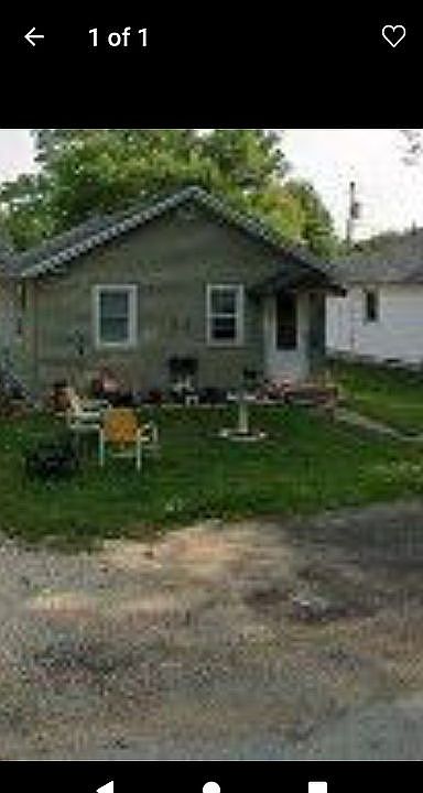 2nd image of 209 E 12th St