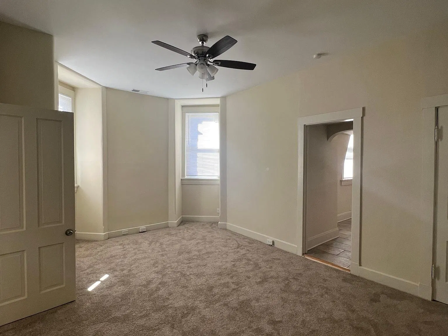 3 bed, $2,400 — Photo 3