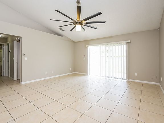 3rd image of 402 Metz Ln