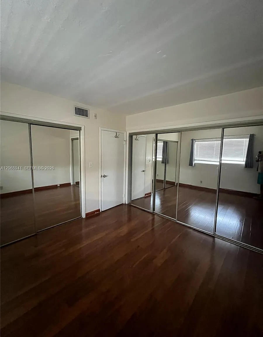 Harbor View Apts Condo — Photo 1