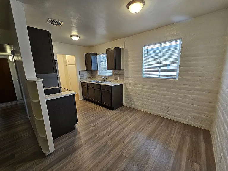 3019 E Alta Vista St — Photo 5