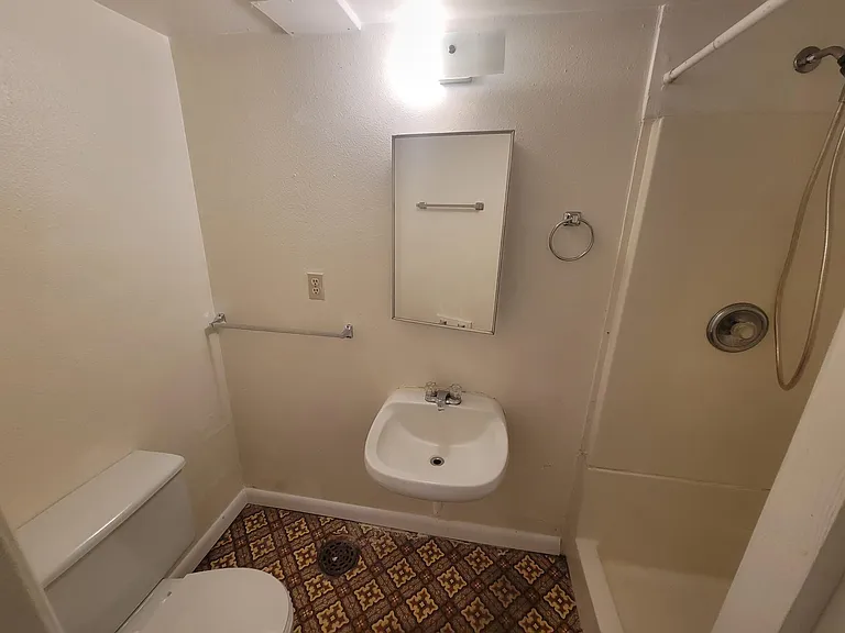 4222 Phillip St — Photo 9