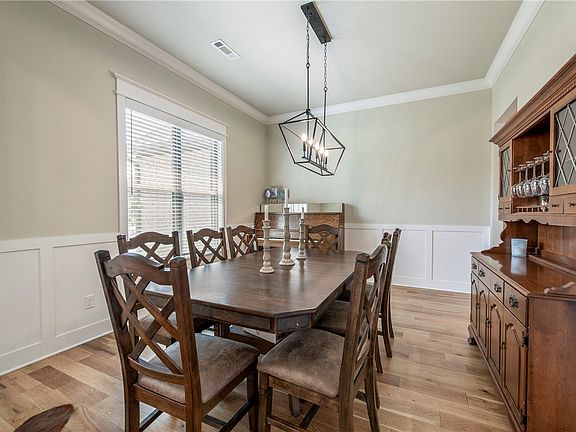 5th image of 1170 Elizabeth Dr