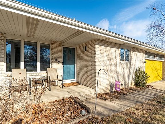 4th image of 1512 E Fairlawn Dr