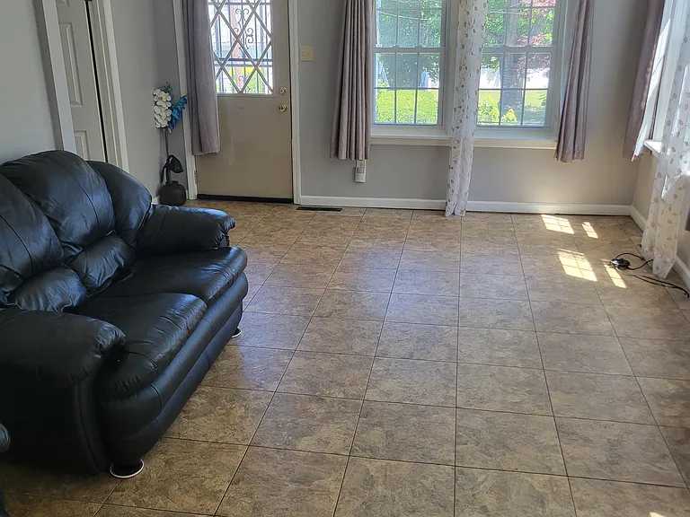 34 Center Oak Ave — Photo 4