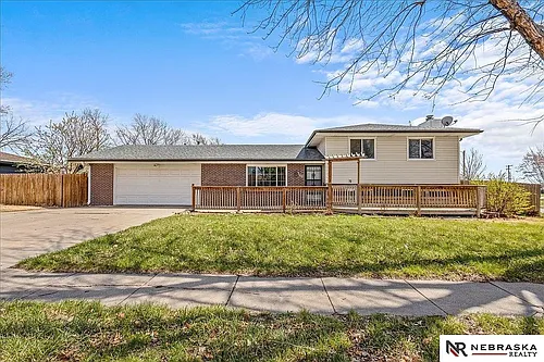 300 N Coddington Ave Photo 1
