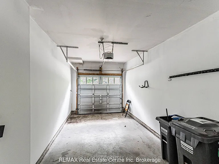 27 Lady Evelyn Cres — Photo 45