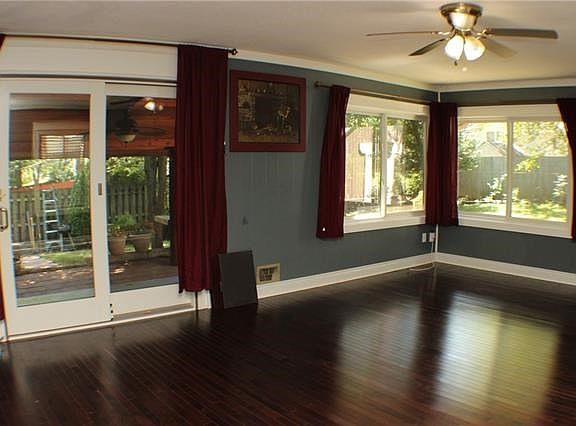 4th image of 4814 Evanston Ave