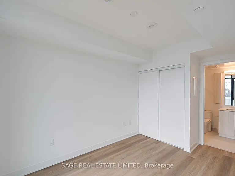 86 Dundas St E #1601 — Photo 18