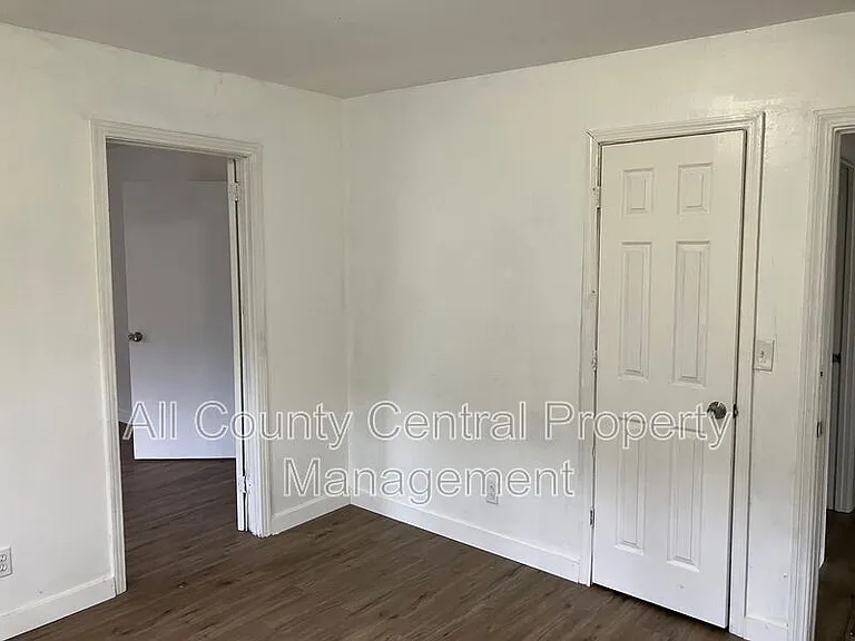 2304 Eufaula Ave — Photo 5