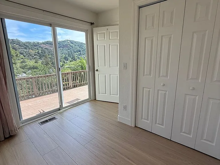 55-57 Bayo Vista Way — Photo 22