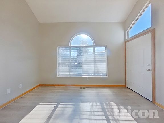 2nd image of 14652 E Bellewood Pl