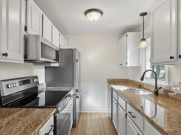 81 Cortland Cir #81, Leominster, MA 01453