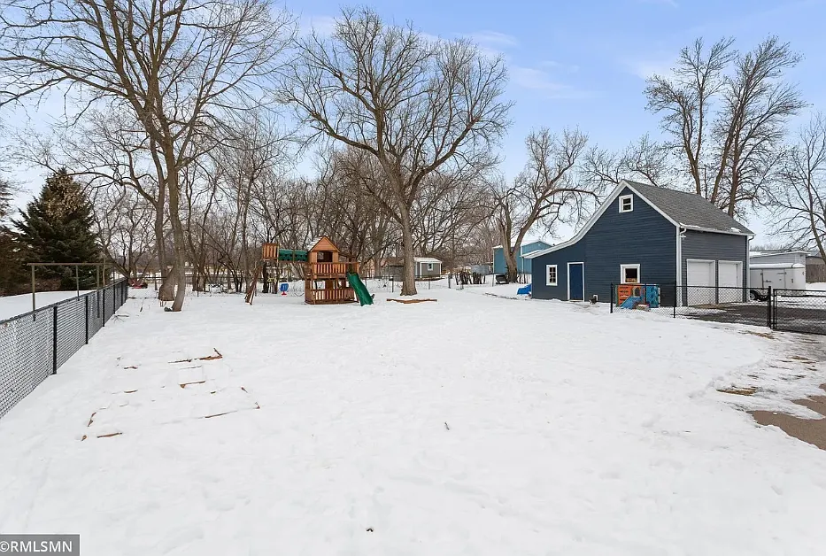 4 bed, 1680 sqft, $1,950 — Photo 3