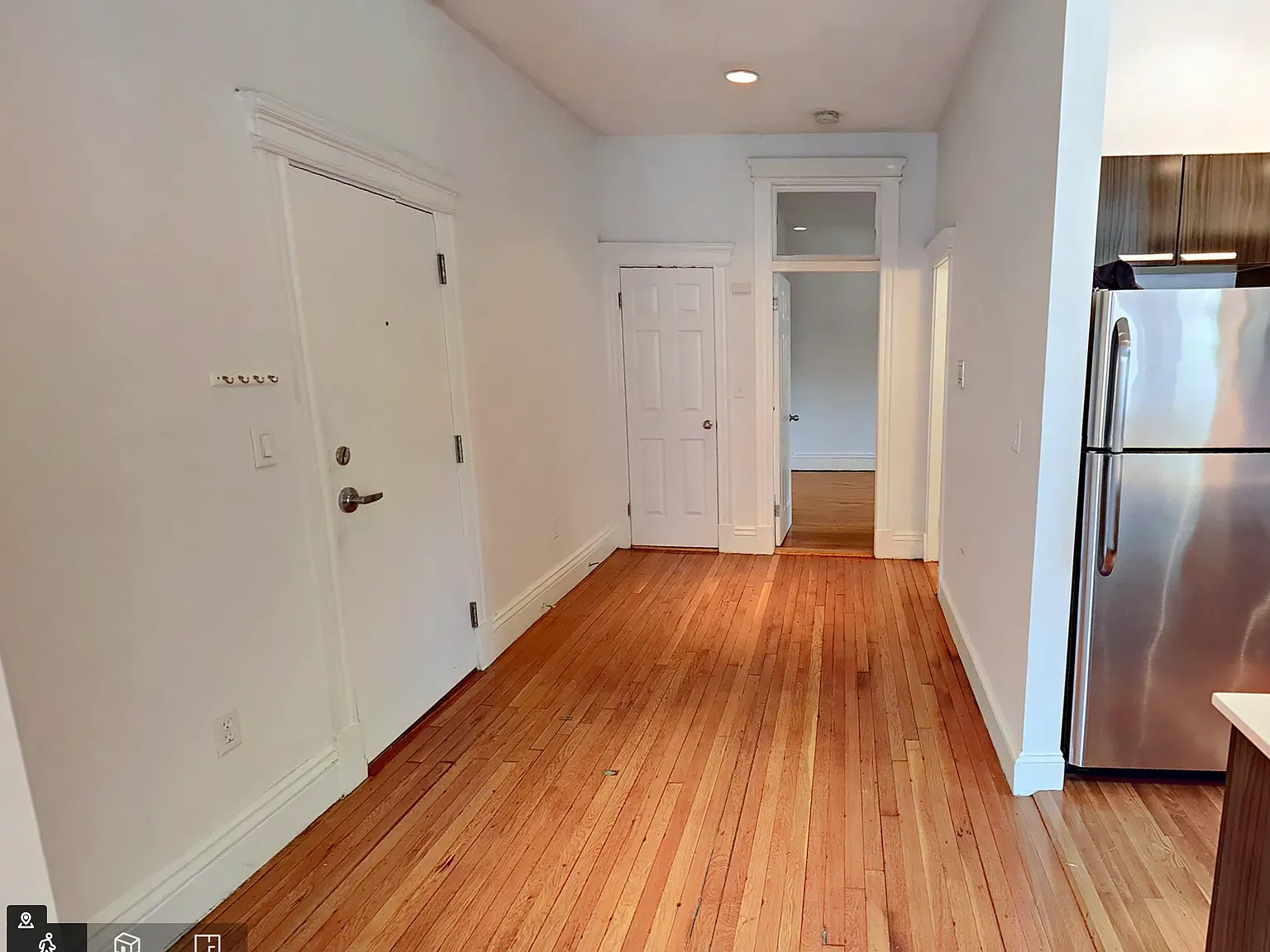 1 bed, 999 sqft, $2,800 — Photo 3