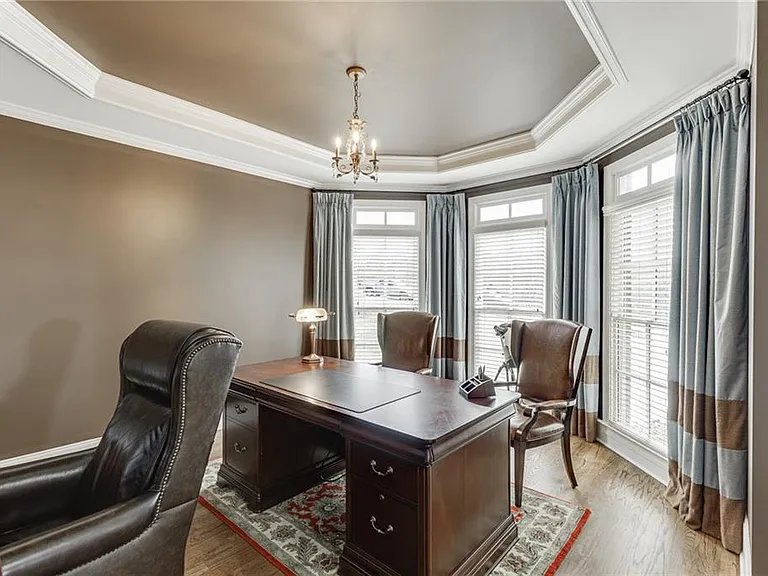 4612 Grandview Pkwy — Photo 3