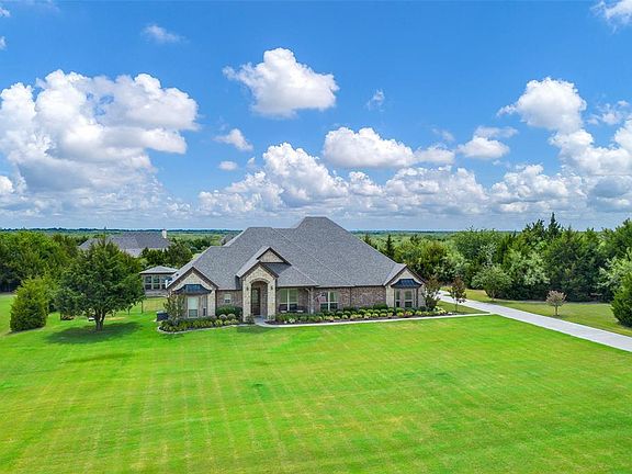 2nd image of 1235 Acorn Dr