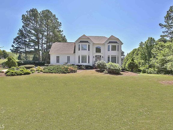 3rd image of 160 Cherokee Rose Ln