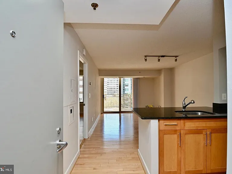 7500 Woodmont Ave #S712 — Photo 6