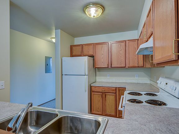 2nd image of 1486 NW Falls Creek Loop Unit 3