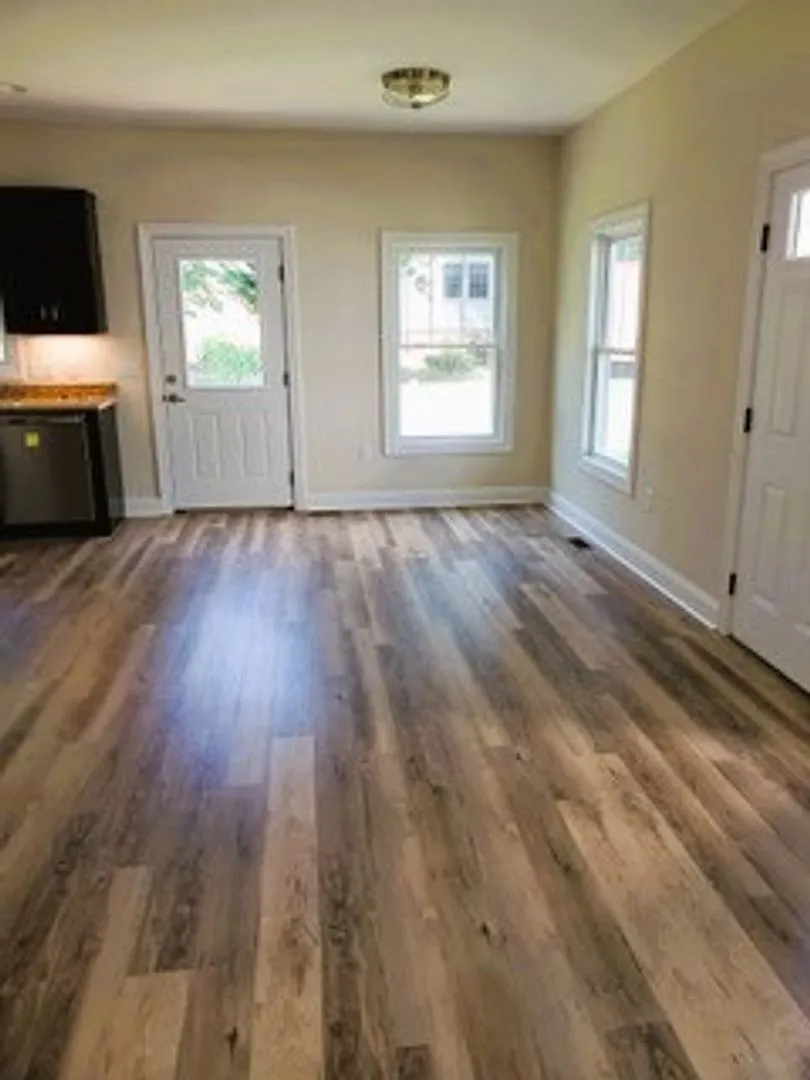 Duplex in Rockingham County — Photo 3