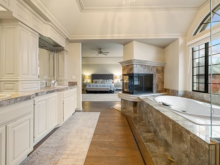 470 Eastin Dr — Photo 35