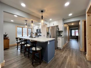 442 4th St, Dawson, MN 56232