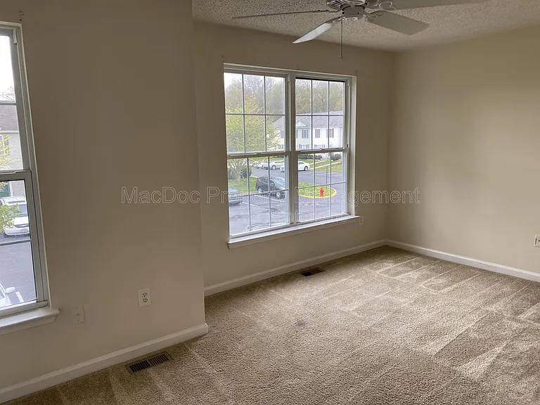 2909 Broyhill Ct — Photo 35