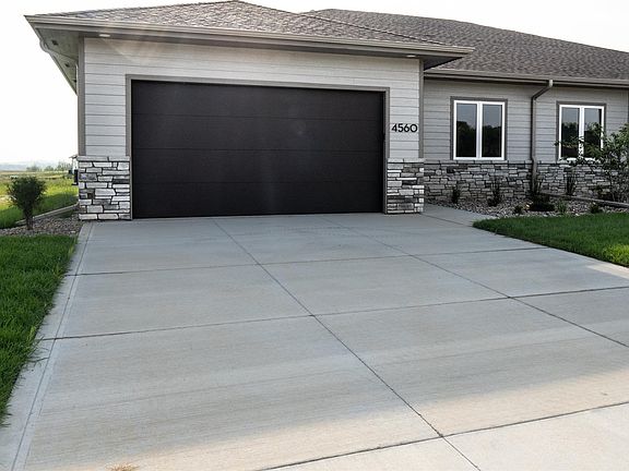 2nd image of 4560 Badger Ct