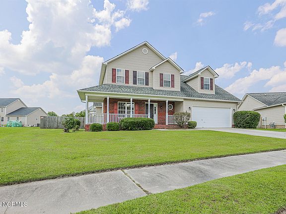 3rd image of 215 Cypress Bay Dr