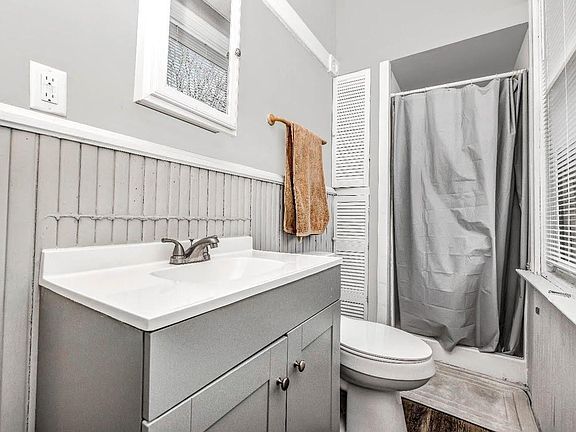 4th image of 46 Graham St #1